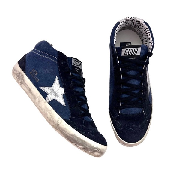 Golden Goose Shoes - GOLDEN GOOSE
Suede Mid Star Sneakers Indigo & Silver Size 39